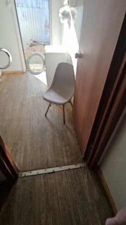 Из трёх душевых кабинок на базе работает одна :(