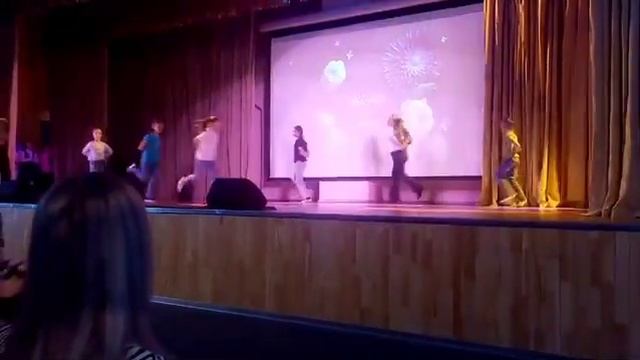 я в 1-ом ряду синия футболка реборн_Камилла