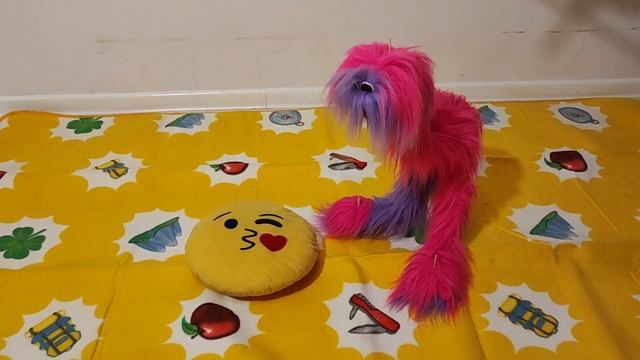 Кака тапки. Смайло-день. Смайлики для Павлины. Подарки смотреть онлайн