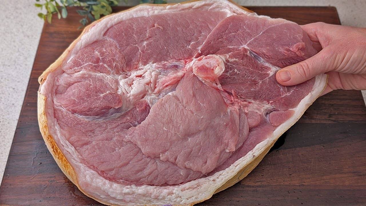 СЕКРЕТНЫЙ РЕЦЕПТ НЕЖНОЙ СВИНИНЫ в духовке. Готовим сочное мясо с овощами и соусом