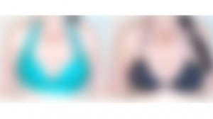 Показала купальники на себе