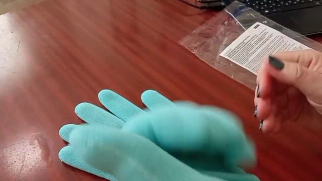 Увлажняющие косметические перчатки. Фаберлик смотреть онлайн