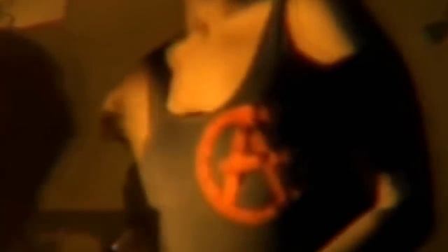 Nirvana - Smells Like Teen Spirit (Первое издание невидимые сцены) смотреть онлайн