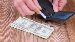 Обзор мужского кожаного зажима KARYA  21120