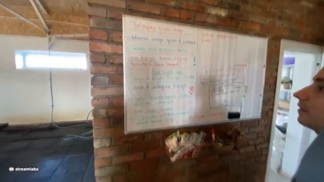 АНДРЕЙ ТРЕНИРУЕТСЯ КАТАТЬСЯ НА КОНЕ смотреть онлайн