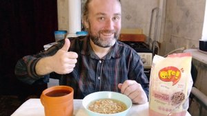 перловая похлёбка с отрубями. очень вкусно. мукбанг. обжор. еда на камеру. диета. шизофрения.