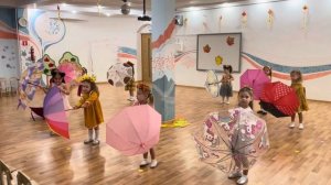 Танец с зонтиками в средней группе