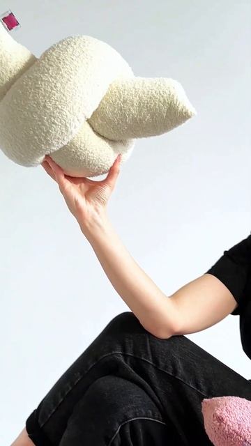 Выбрали светлую подушку. Какие варианты нравятся вам? смотреть онлайн