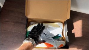 Перепродажа оригинальных кроссовок с Poizon и 95 / 3 Серия