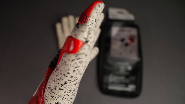 Перчатки вратарские UHLSport Powerline Supergrip+ смотреть онлайн