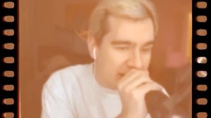 Братишкин поёт ласт кристмас, но в стиле старых фильмо