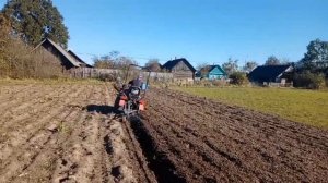 Осенняя пахота. Миник МТЗ 112Н-01 + самодельный, двухкорп?