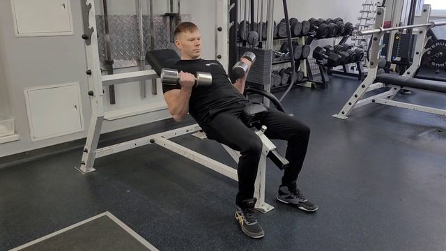 Бицепс лежа на угловой скамье - Техника выполнения упр смотреть онлайн