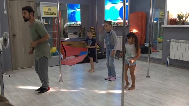 Танцоры диско! Хип-хоп дети смотреть онлайн