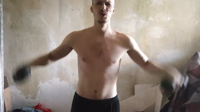 махи гантелей в стороны стоя смотреть онлайн