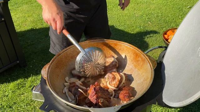 СУПЕР ВКУСНЫЙ УЖИН в казане! Говяжьи рёбрышки с картошкой и овощами.