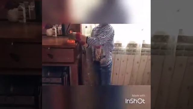 Играем с мыльными пузырями! Прыгаюшщие мыльные пузыри смотреть онлайн