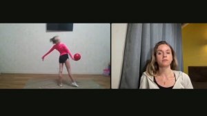 Урок по художественной гимнастике: перекат с мячом | О?