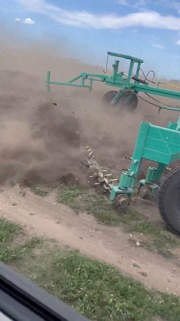 Работа цеповой бороны. #АгроАтом смотреть онлайн