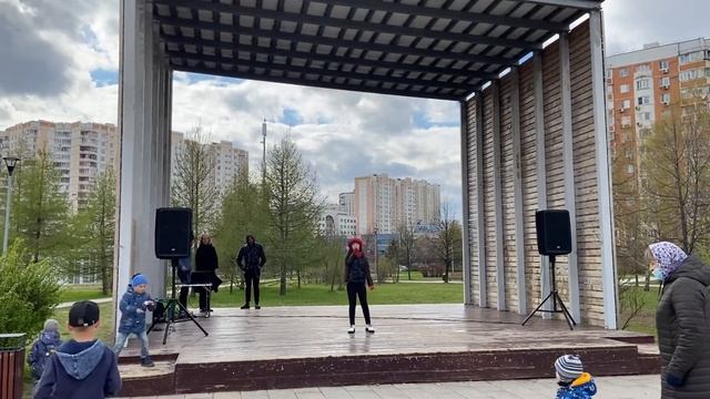 «Мир вам, люди», слова Б.Савельев, музыка М. Пляцковский, исп. Мария Кузнецова (9 лет) смотреть онлайн