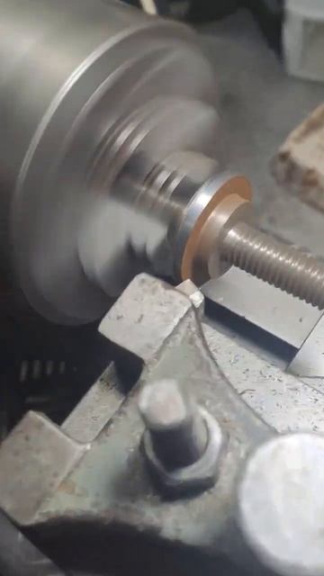 часовой токарный станок и сталь смотреть онлайн