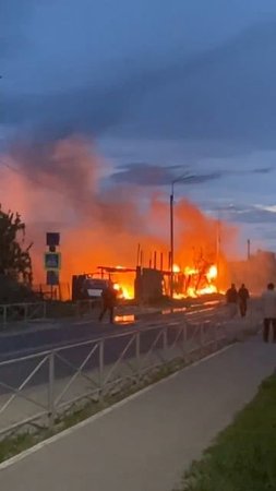 СГОРЕЛИ В ОГНЕ: два человека погибли в результате пожара на пилораме по улице Октябрьская в Ямном.