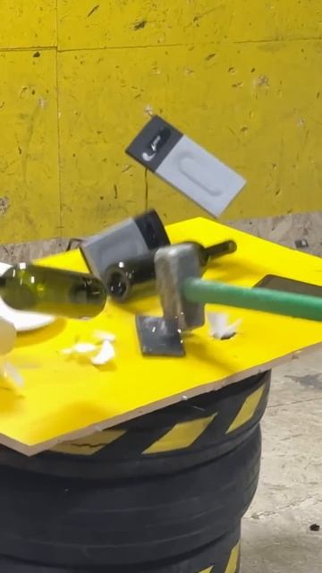 Жесткий краш-тест смартфона! Кувалда и бита против Honor смотреть онлайн