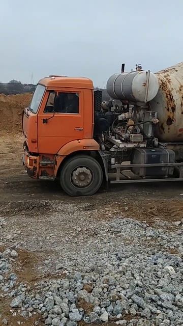 КамАЗ миксер. #строительство #одесса #стройка #дальноб? смотреть онлайн