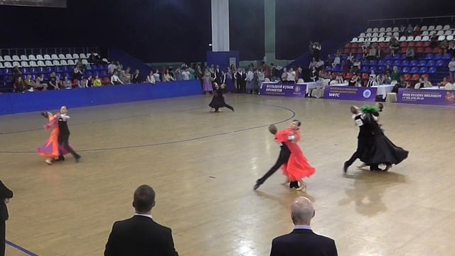 Юниоры 1 1/2 финала стандарт смотреть онлайн