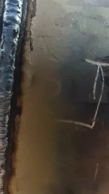 #shorts СВАРКА ТРУБЫ ПОД ПРОСВЕТ.ОБЛИЦОВКА ЭЛЕКТРОДОМ #св смотреть онлайн