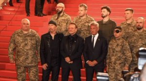 Гости Каннского фестиваля оказались в замешательстве, когда на красную дорожку вышли укр ВСУшники