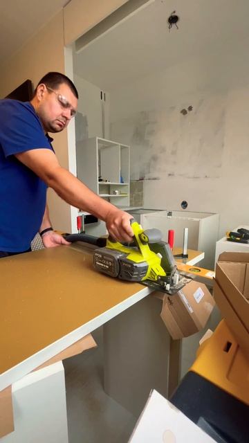 Аккумуляторная пила RYOBI смотреть онлайн