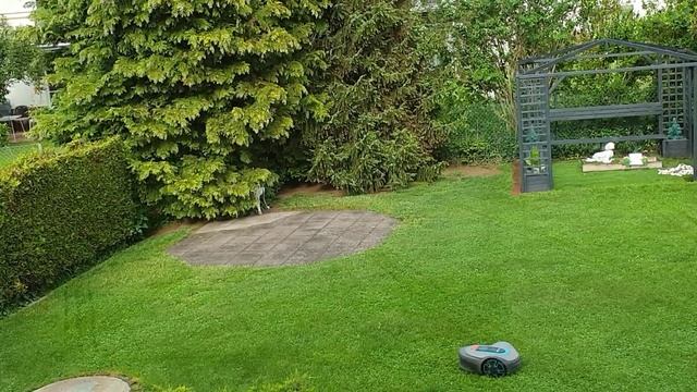 ПОМОЩНИК В ДОМЕ: робот - газонокосилка смотреть онлайн