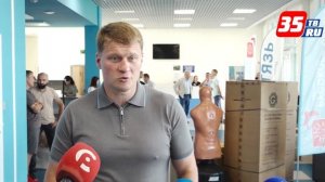 Александр Поветкин передал спортивное оборудование в