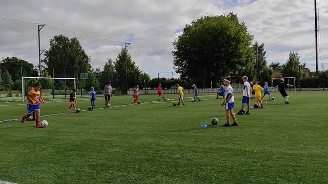 Футбол / Юношеская Тренировка / Работа в парах смотреть онлайн