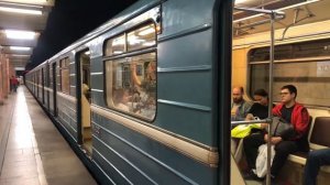 81-717/714.5М На станции Печатники