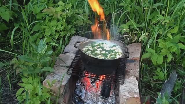 Вкусный суп со снытью