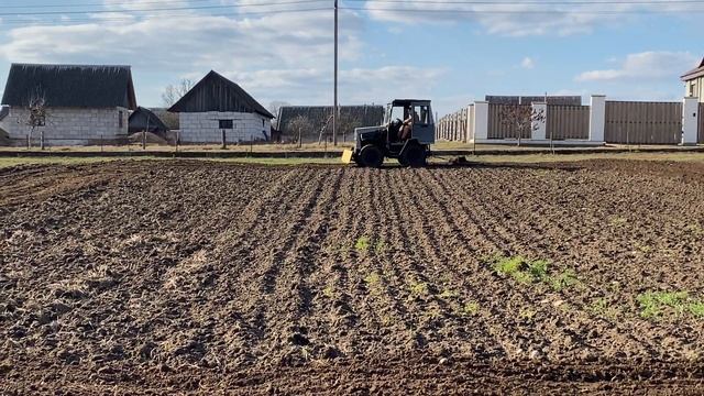 Баронование почвы , подготовка к сезону, минитрактор 4? смотреть онлайн