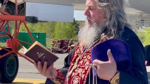 Видео о посещении протоиереем   Сергием Кандыбиным авиабазы « Белая»