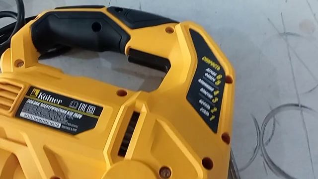 Распаковка — Электролобзик Kolner KJS 750V смотреть онлайн