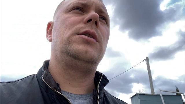 Замер прочности бетона склерометром.