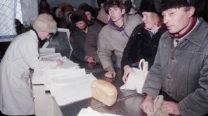 Перемалывала человеческие судьбы: как перестройка изменила жизнь людей в СССР