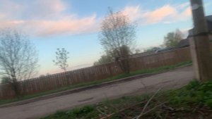 Walking through the beautiful village: гуляйте больше - это полезно