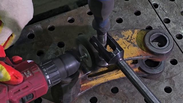 Сварка чугунной детали на холодную от трактора 🚜 смотреть онлайн