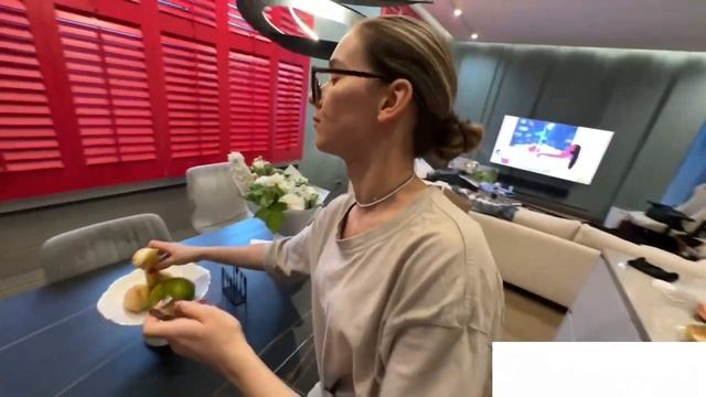 ФРАМЕ ТАМЕР СНЯЛ ШТАНЫ ПЕРЕД КИРОЙ смотреть онлайн