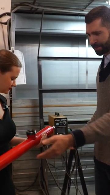 Приварить трубопровод #shorts #выставка #теплоиэнергетик смотреть онлайн