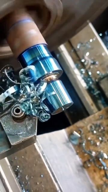 Проточка перед нарезанием резьбы #automobile #reels #machine #tokarka смотреть онлайн
