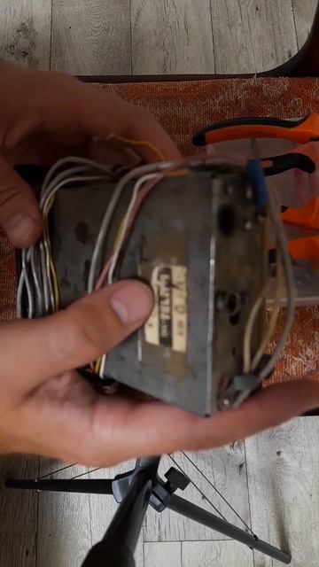 Советский радиоприёмник от УАЗ Буханка #радиодетали #? смотреть онлайн