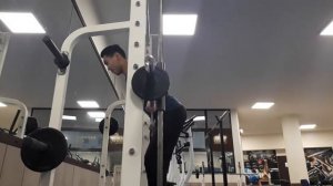 Тяга штанги к поесу