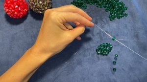 ЧАСТЬ 1. Шар из бусин. Елочная игрушка своими руками.